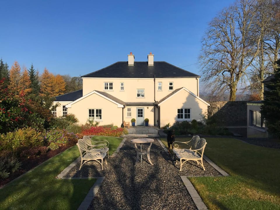 Property building, Garden, Garden view, Garden view