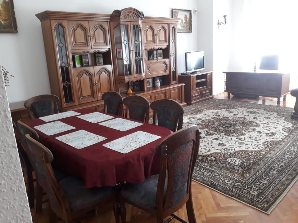 Piac Utcai Apartman 2 Bed and Breakfast in Hungary
