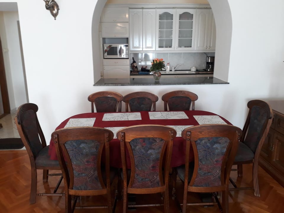 Piac Utcai Apartman 2 Bed and Breakfast in Hungary