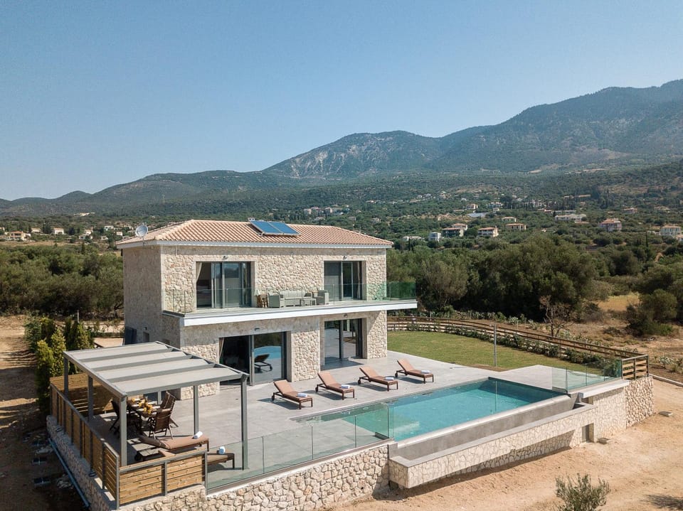 Mountain view, Pool view