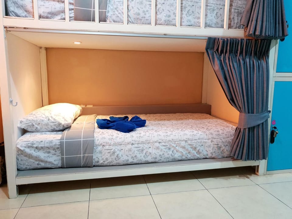 bunk bed