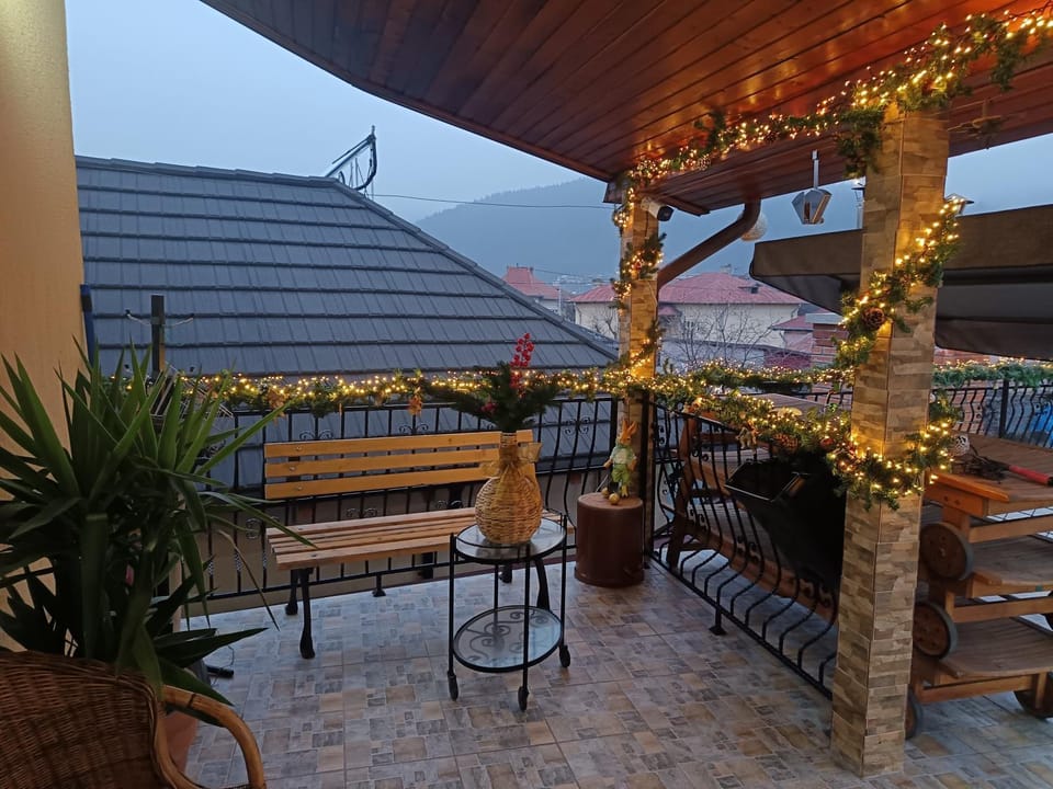 Pensiunea Mihaita Bed and Breakfast in Romania
