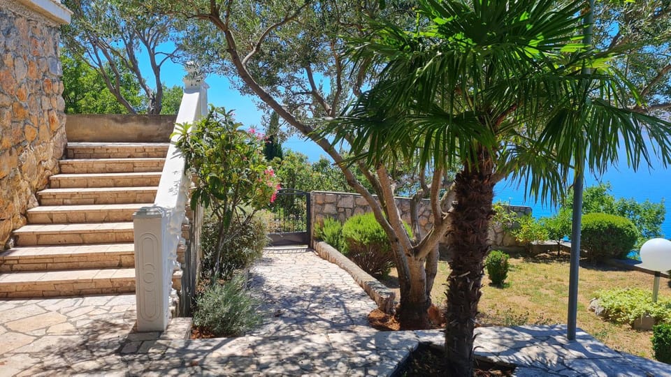 Beachfront apartments Rukavina Apartment in Lika-Senj County