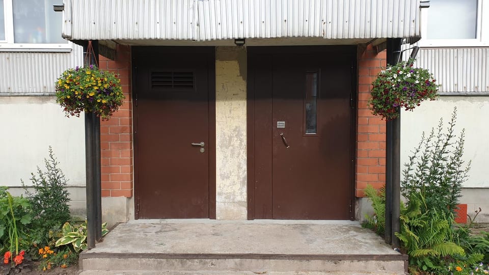 Facade/entrance