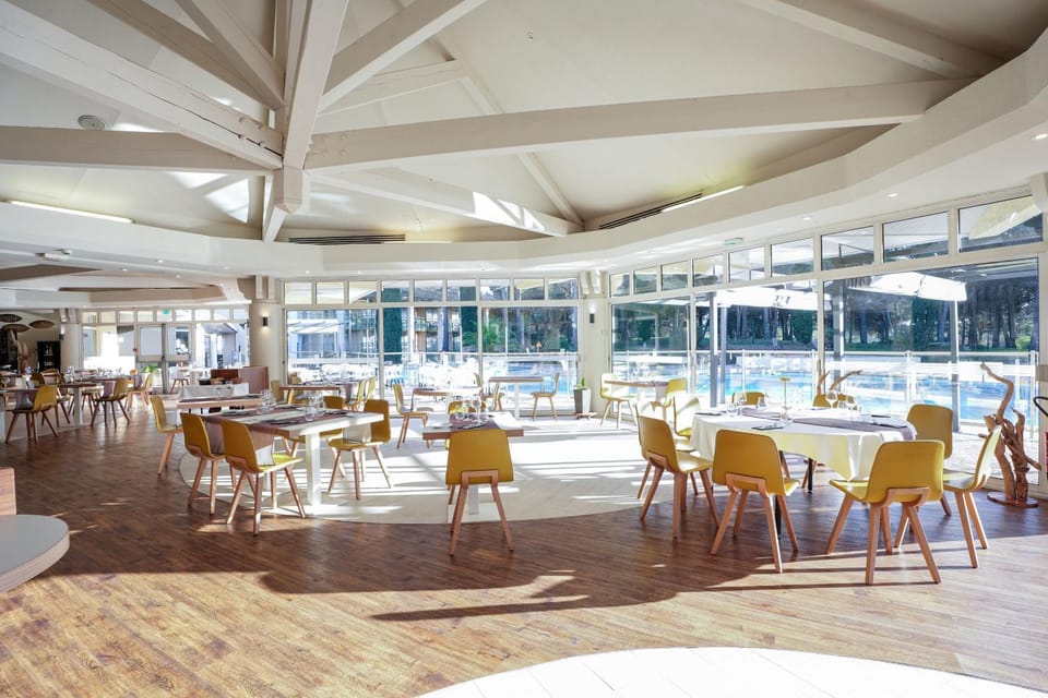 Restaurant/places to eat, Restaurant/places to eat