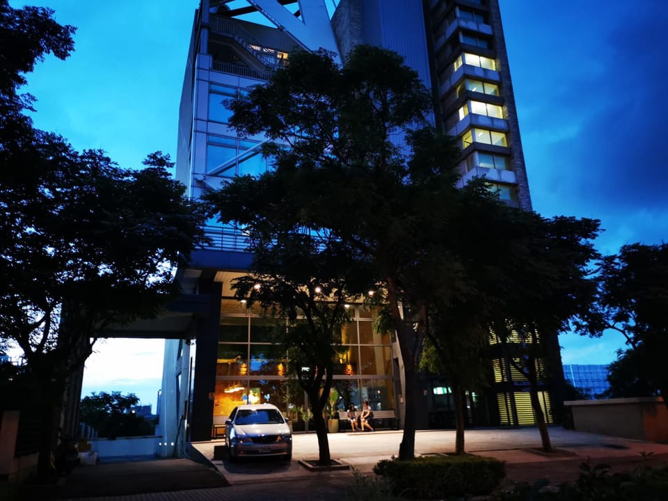 Property building, Facade/entrance, Night