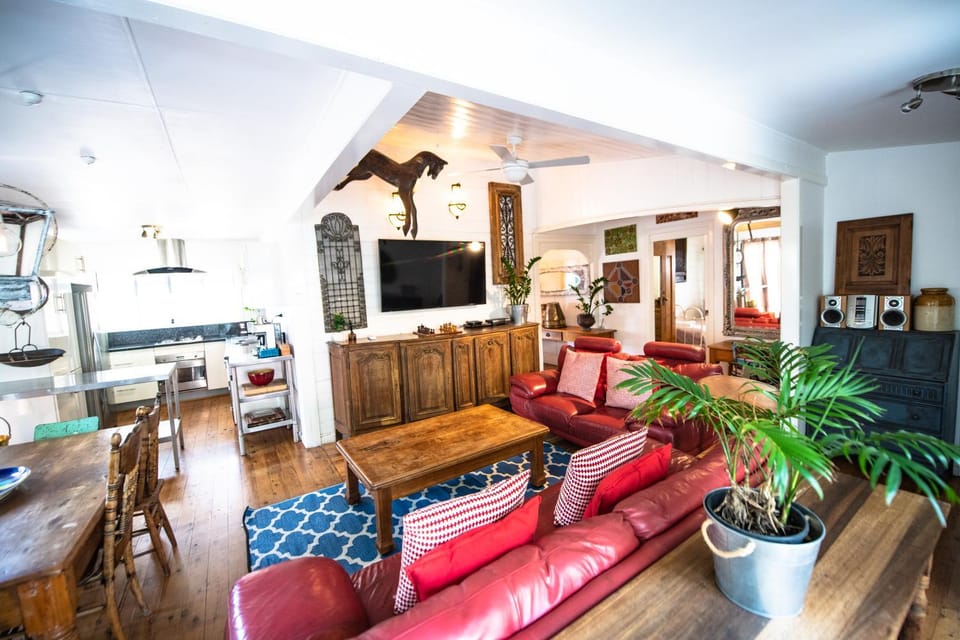Kitchen or kitchenette, Living room, Dining area