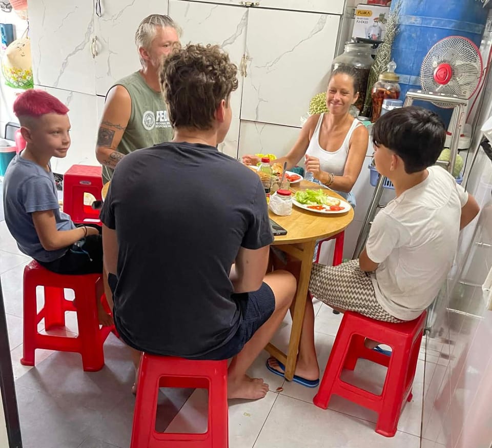 Thanh Bình Hostel Cần Thơ Bed and Breakfast in Cambodia