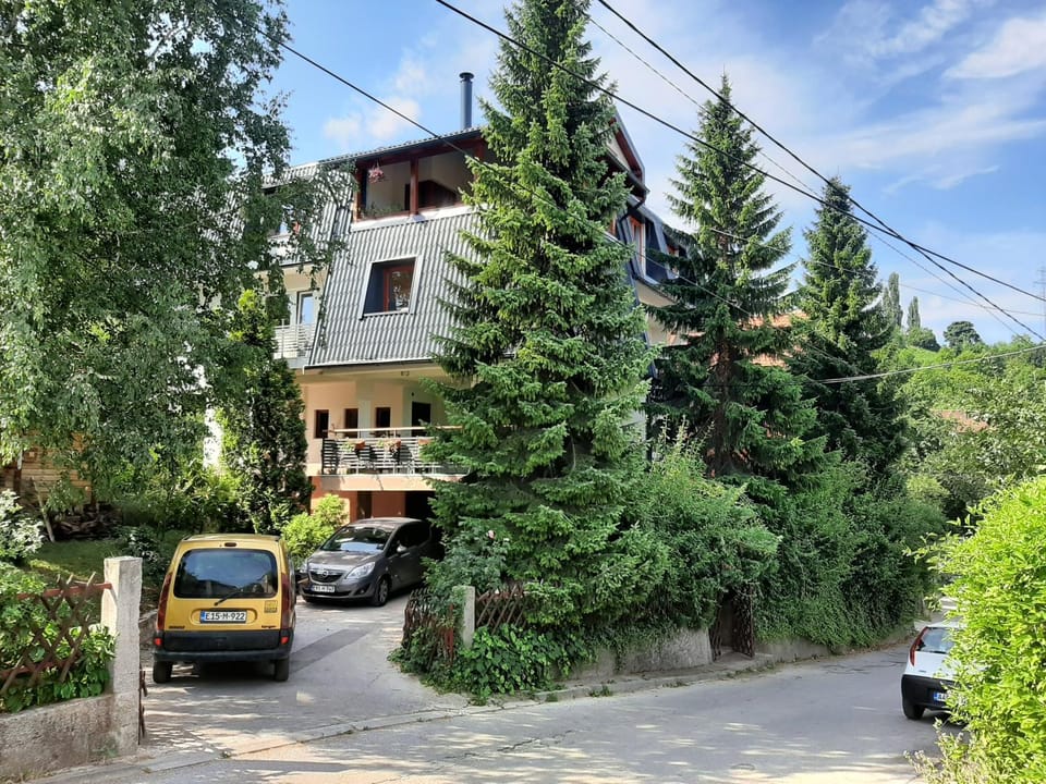 Guesthouse Hill Vacation rental in Sarajevo