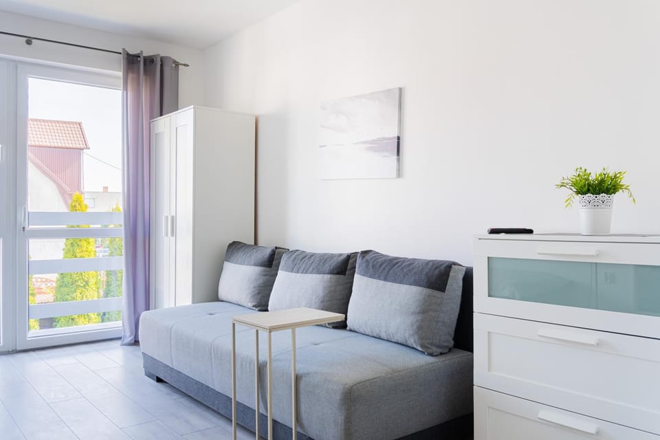 Photo of the whole room, Seating area