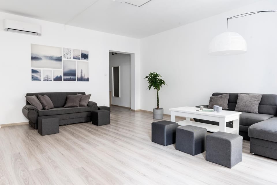 Tomasza 20 Apartment 140m2 Apartment in Krakow