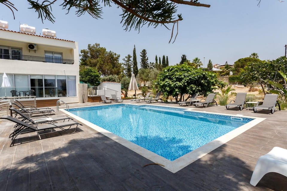 Coral Bay Sea Breeze - Rooftop Apt, Pool & Sea Views, Sleeps 8 Apartment in Peyia