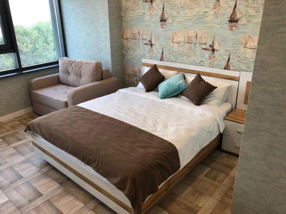 Photo of the whole room, Bedroom