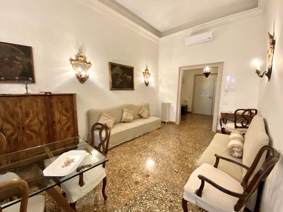 Living room, Lounge or bar, Seating area