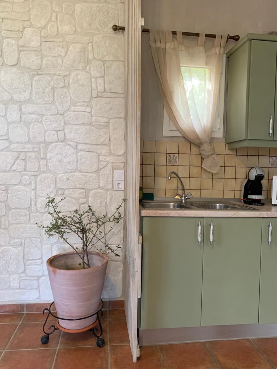 Kitchen or kitchenette