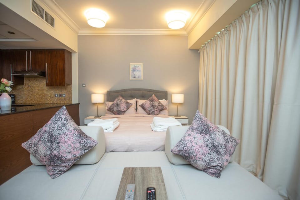 Prime Retreats - Downtown Dubai Apartment in Dubai