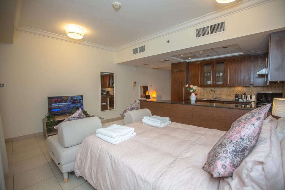 Prime Retreats - Downtown Dubai Apartment in Dubai