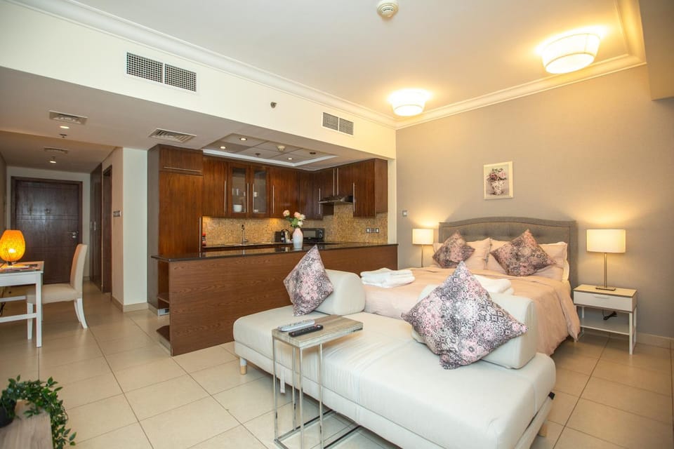 Prime Retreats - Downtown Dubai Apartment in Dubai