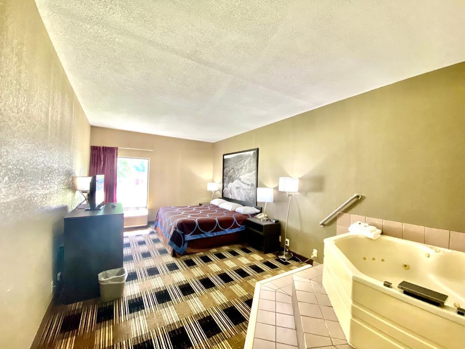 Hot Tub, Photo of the whole room