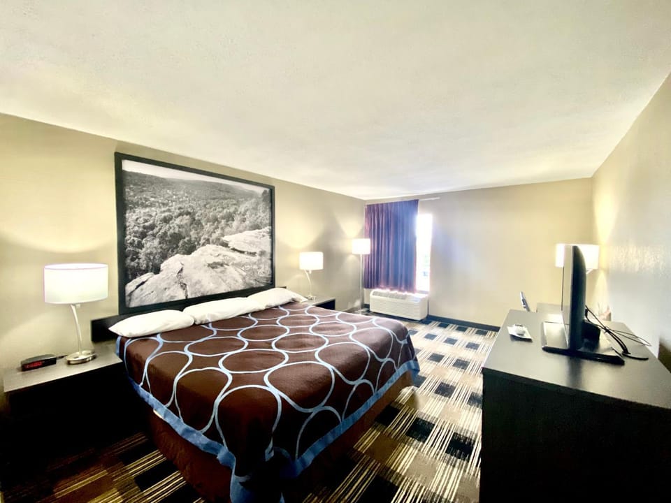 Super 8 by Wyndham Conway Hotel in Conway