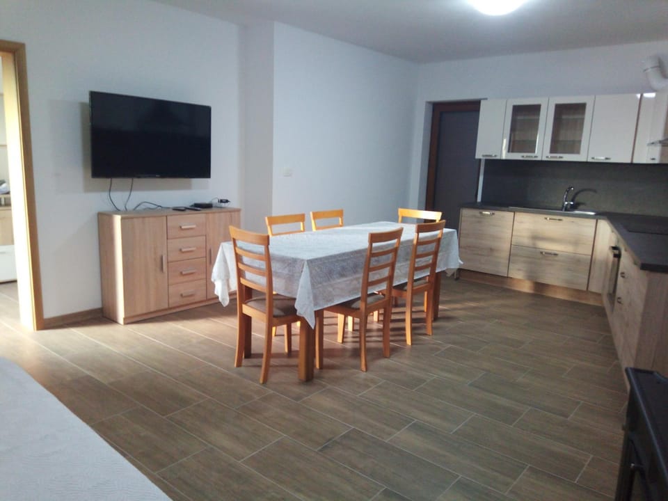 Communal lounge/ TV room, Communal lounge/ TV room, TV and multimedia, Dining area, Communal kitchen