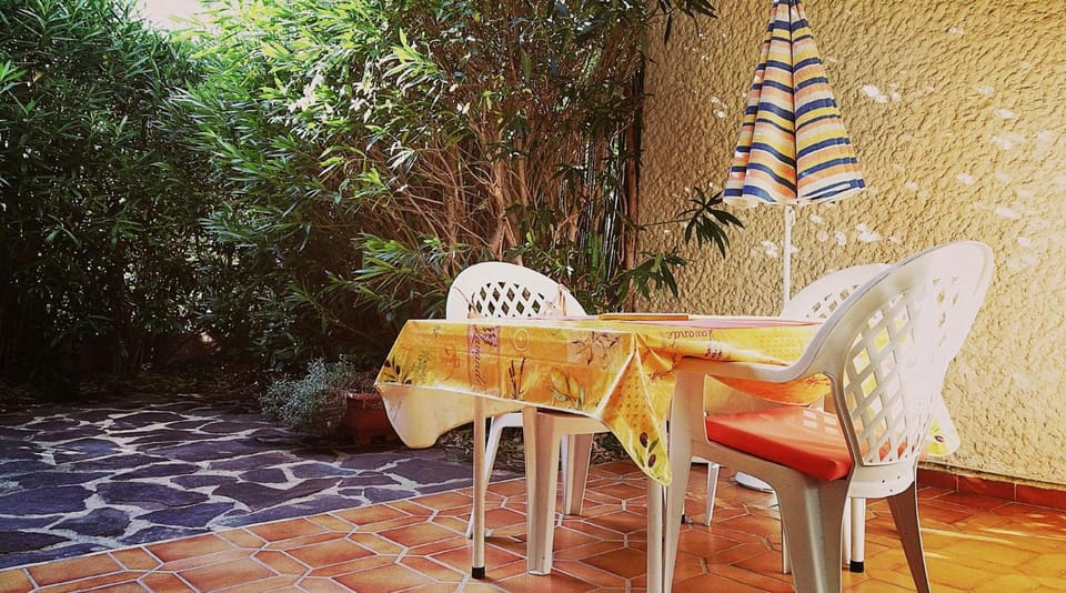 Patio, Garden, Dining area