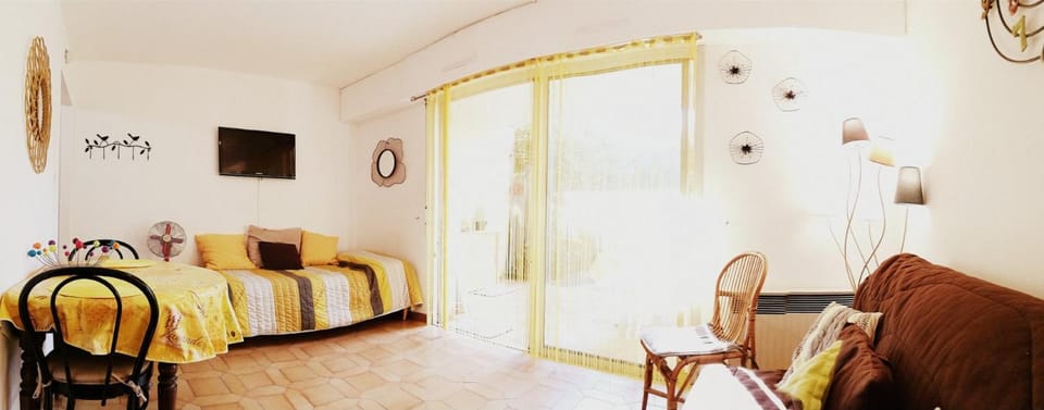 Living room, Bedroom