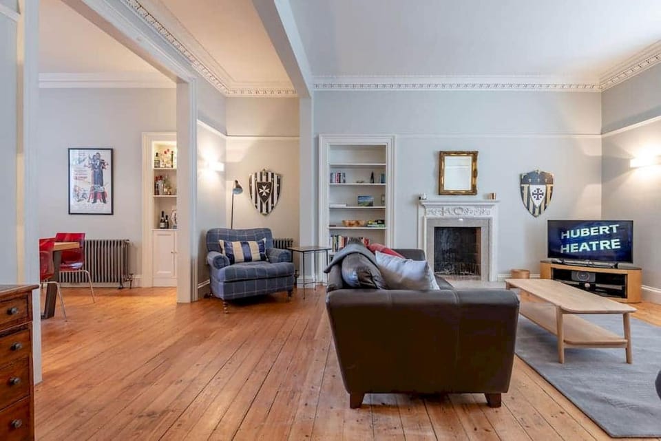 Communal lounge/ TV room, Living room