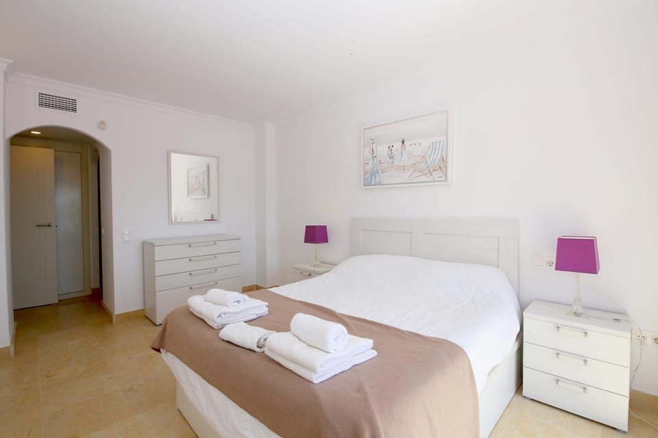 Bed, Photo of the whole room, Bedroom, towels, wardrobe