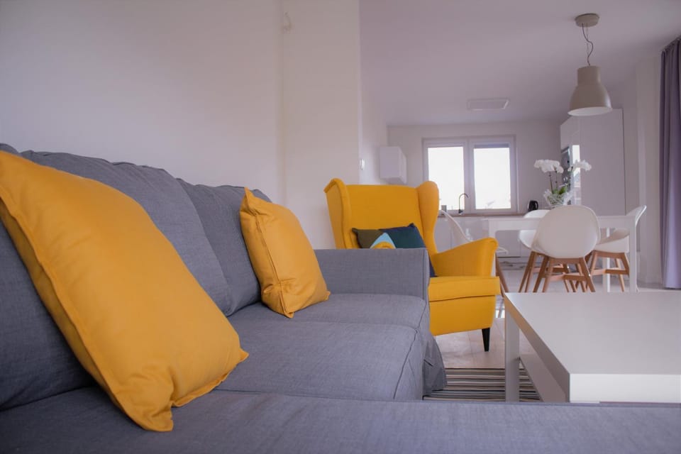 TV and multimedia, Living room, Seating area, Area and facilities