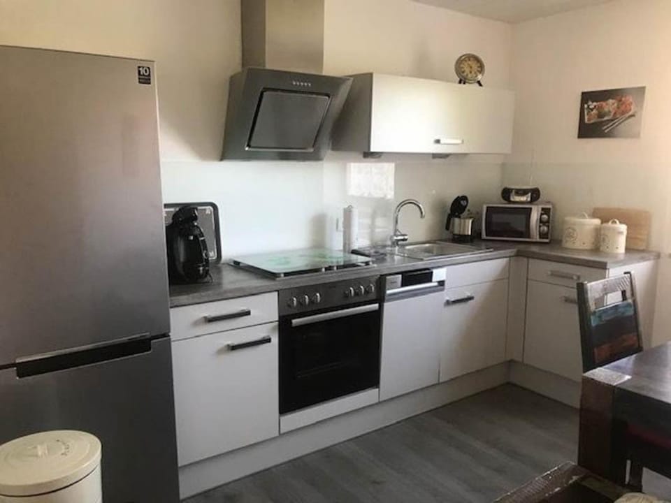 Kitchen or kitchenette, kitchen