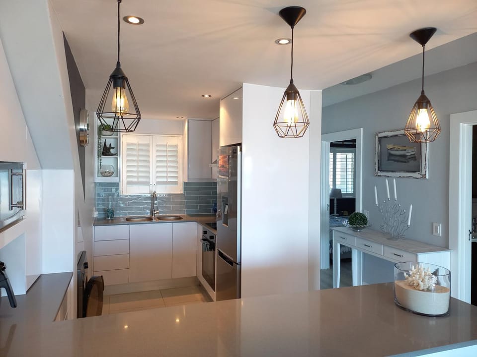 Kitchen or kitchenette, oven