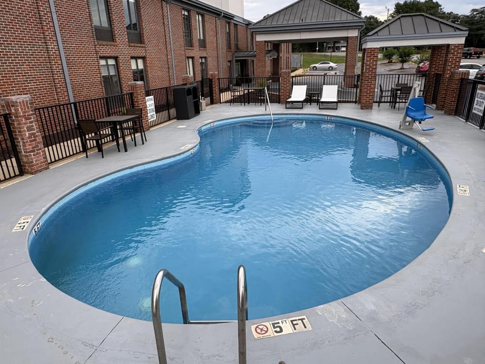 Pool view, Swimming pool
