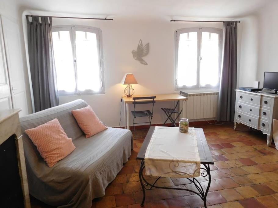 Studio ensoleillé, typique centre historique, wifi Apartment in Aix-en-Provence
