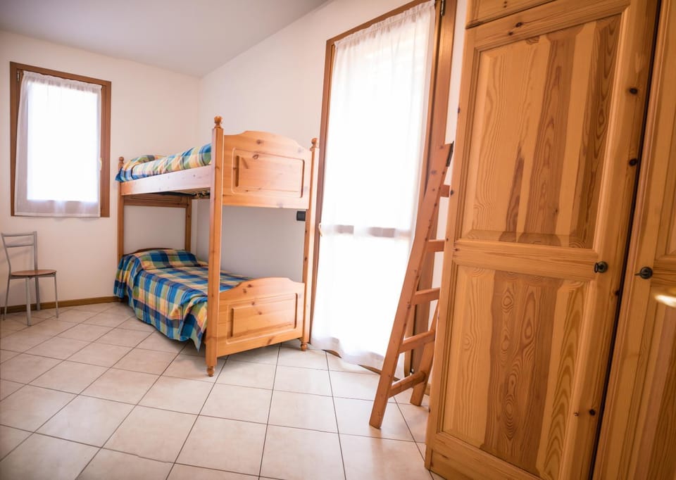 bunk bed