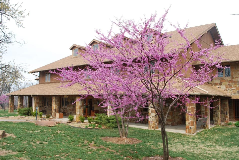 Communal lounge/ TV room, Facade/entrance, Bathroom, Balcony/Terrace, Living room, Bedroom