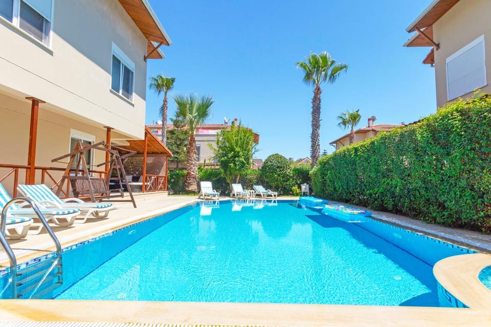 Property building, Patio, Spring, Day, Garden, Garden view, Pool view, Swimming pool, sunbed