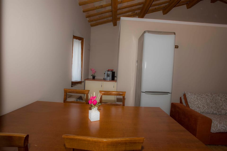 Coffee/tea facilities, Dining area