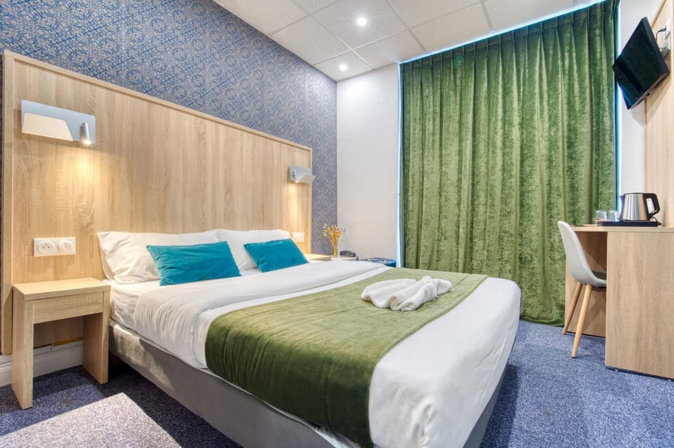 Bed, TV and multimedia, Coffee/tea facilities, Photo of the whole room, Bedroom, hair dresser