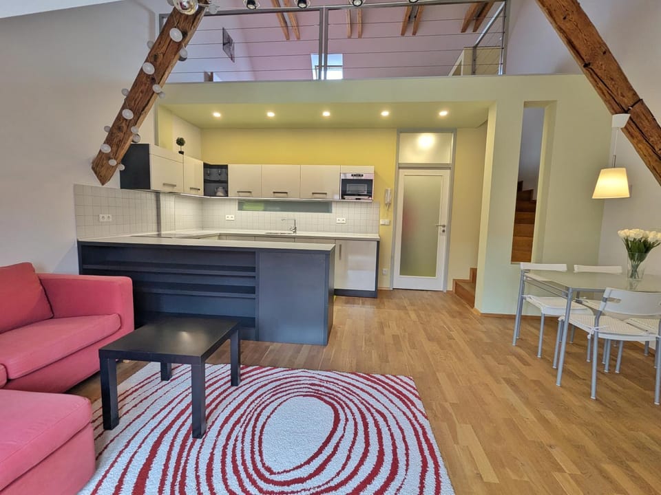 Kitchen or kitchenette, Living room