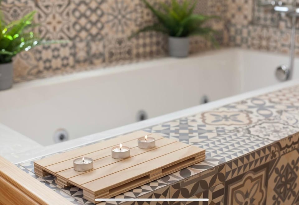 Hot Tub, Bathroom, Spa and wellness centre/facilities