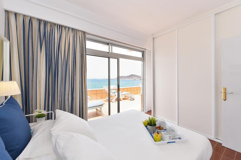 Seafront Marinablue Apartment in Las Palmas de Gran Canaria