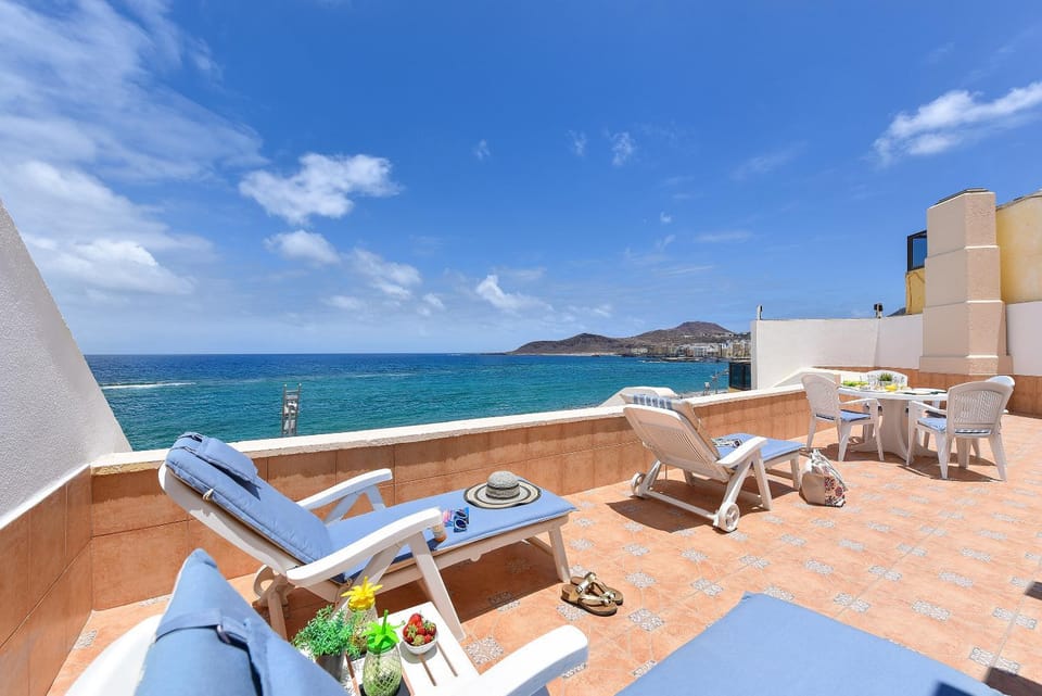 Seafront Marinablue Apartment in Las Palmas de Gran Canaria
