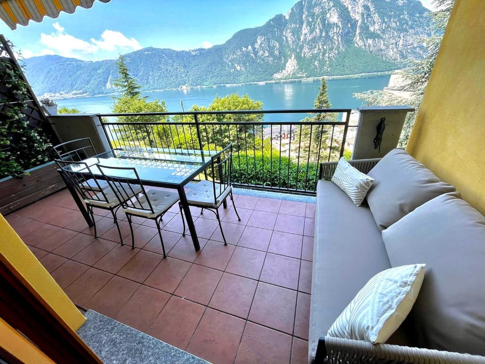 Balcony/Terrace, Lake view