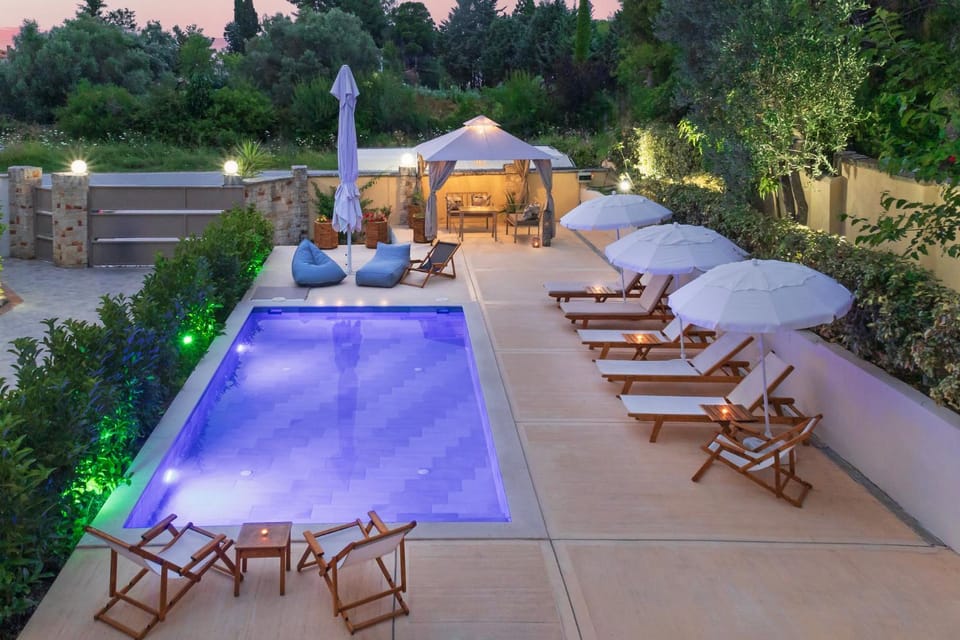 Garden, Garden view, Pool view, Swimming pool, sunbed