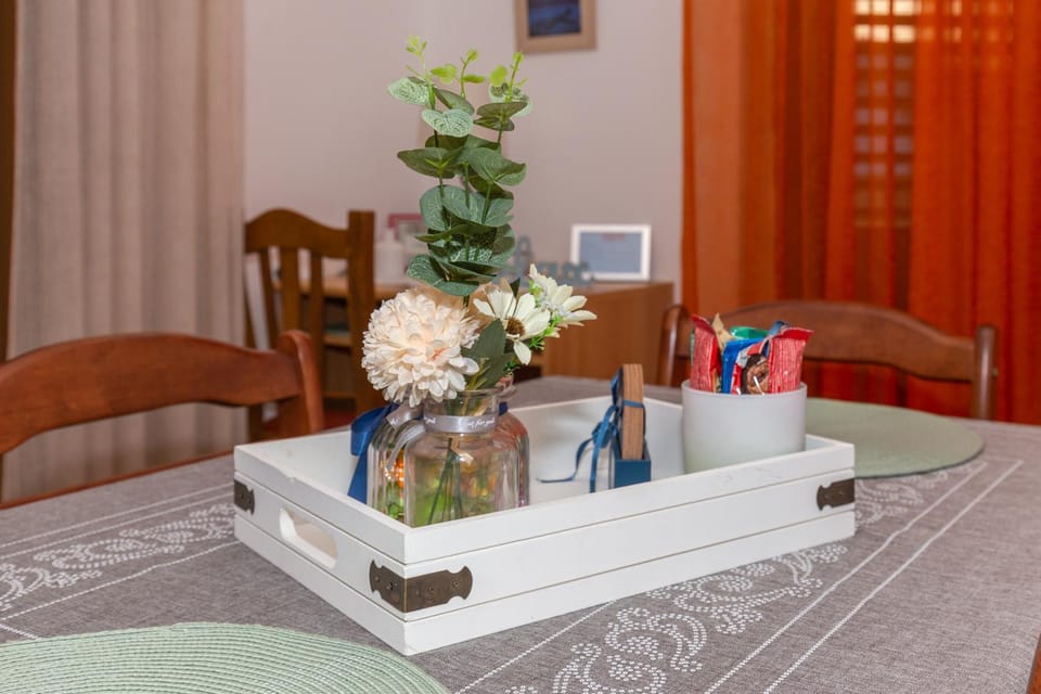 Coffee/tea facilities, Living room, Seating area