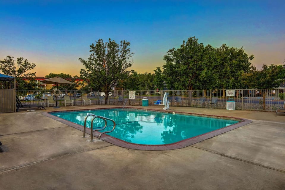 Activities, On site, Pool view, Swimming pool