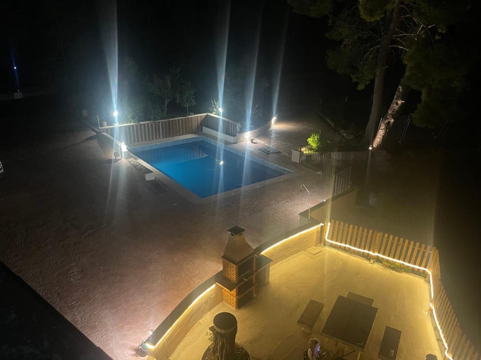 Night, Pool view