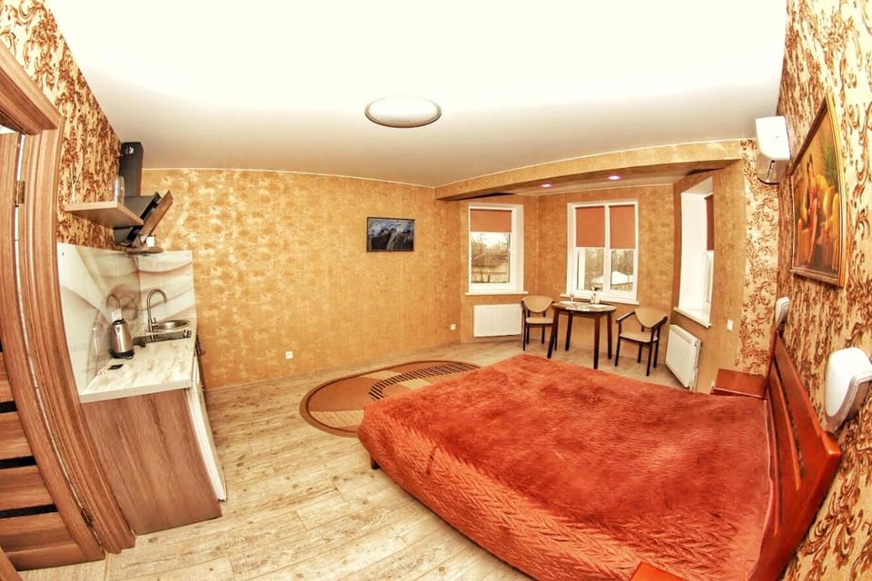 Photo of the whole room, Seating area
