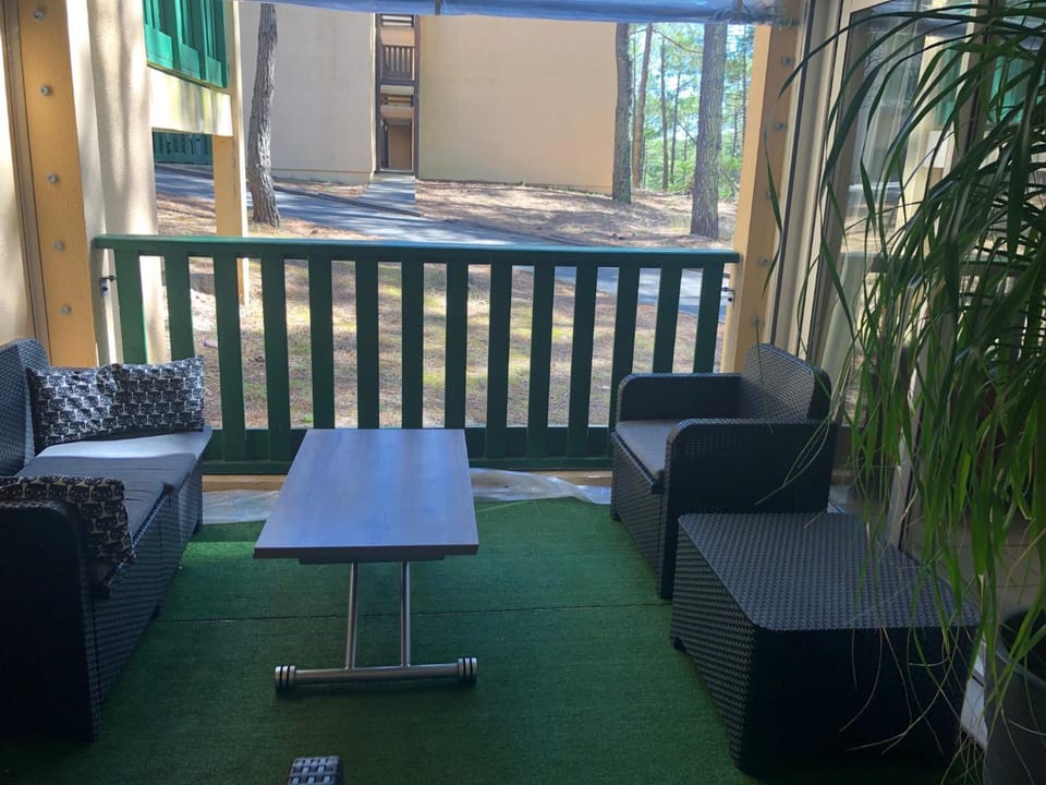 Balcony/Terrace, Garden view